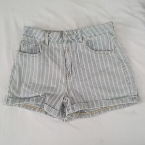 Denim blue white striped shorts size: 6